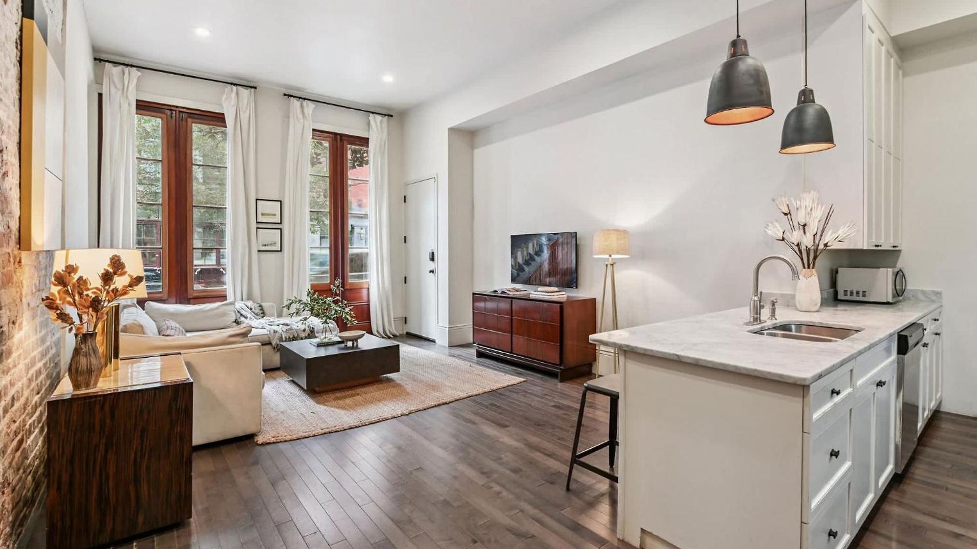 Apartment Sleek Historic In The Cbd *
