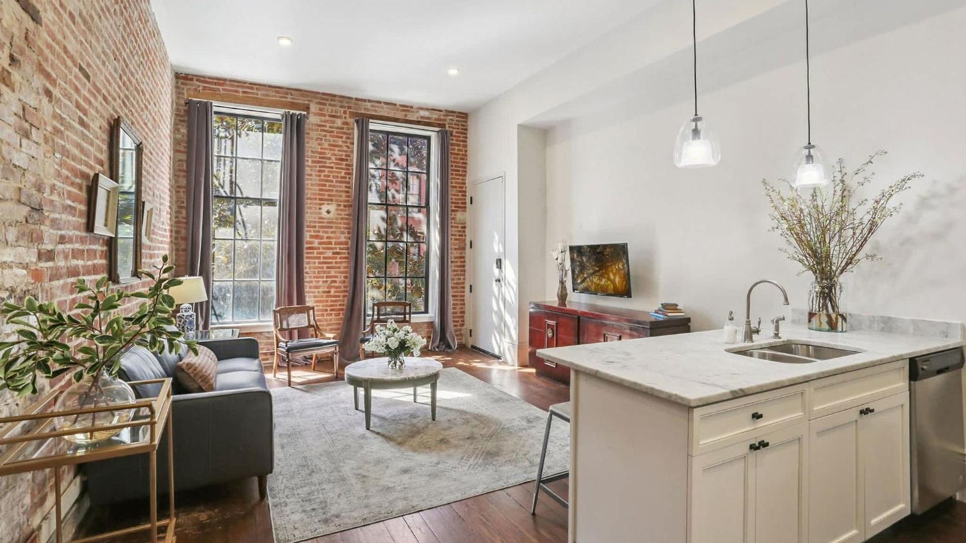 Mega 4 Near French Quarter 8br 8ba Apartment