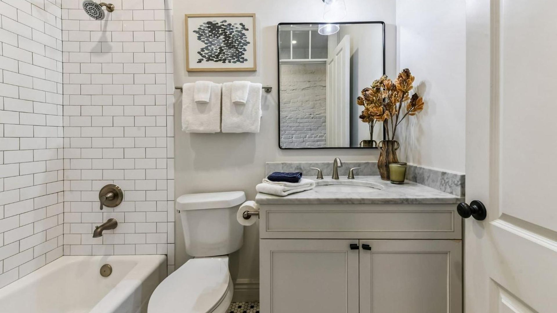 Downtown 6 Combo 12br 12ba Apartment *