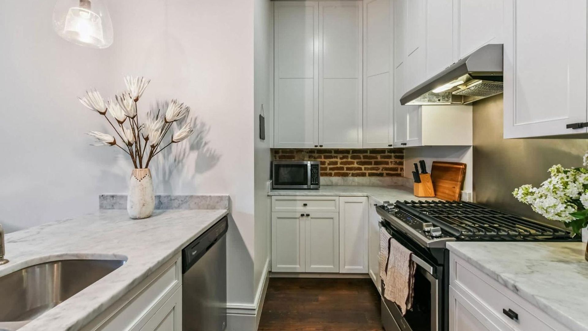 Downtown 6 Combo 12br 12ba Apartment *