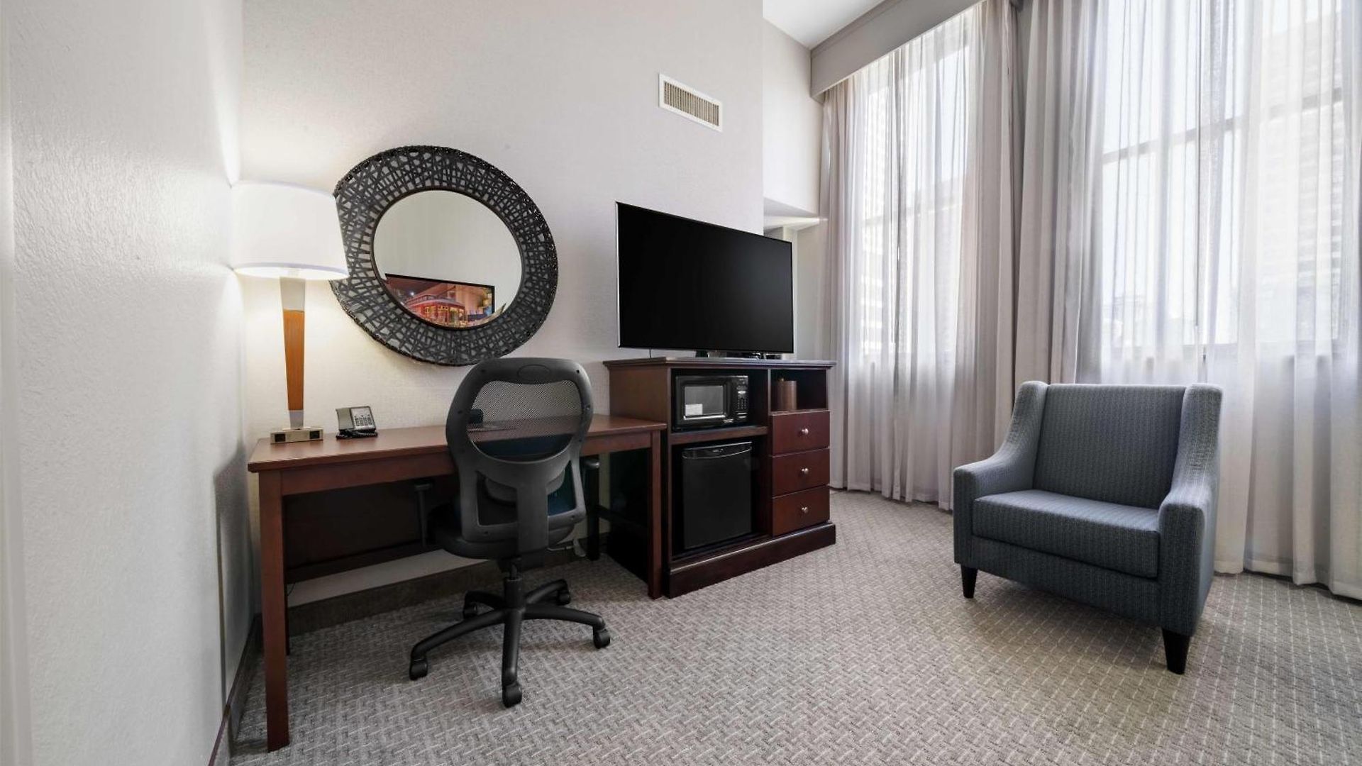 Hotel Drury Plaza 4*