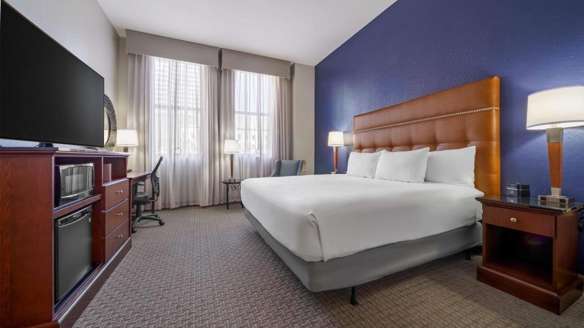 Hotel Drury Plaza 4*