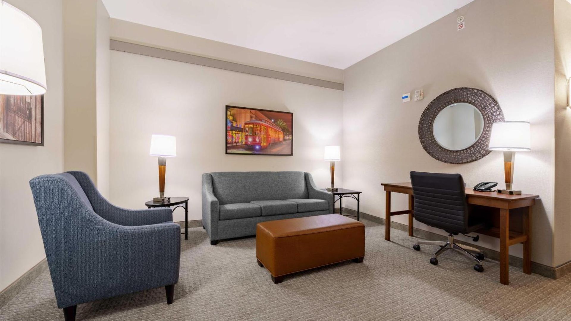 Drury Plaza Hotel 4*