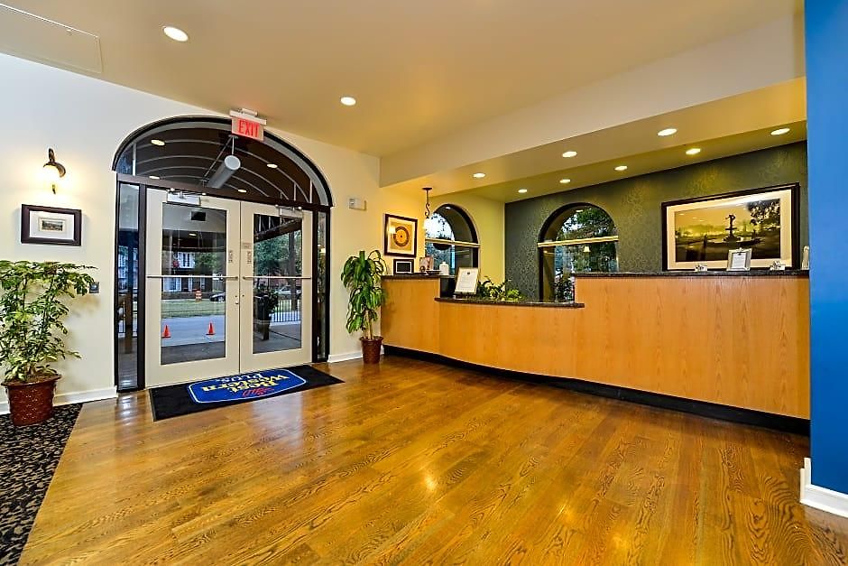 St Charles Inn, Superior