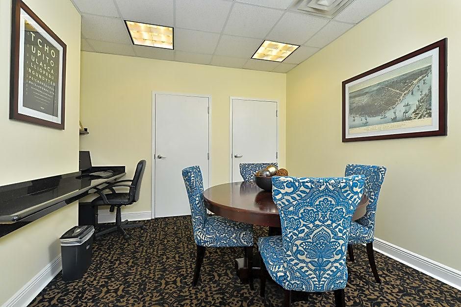 St Charles Inn, Superior Hotel