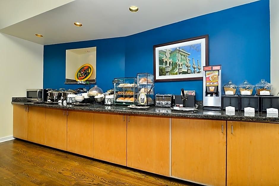 St Charles Inn, Superior Hotel New Orleans