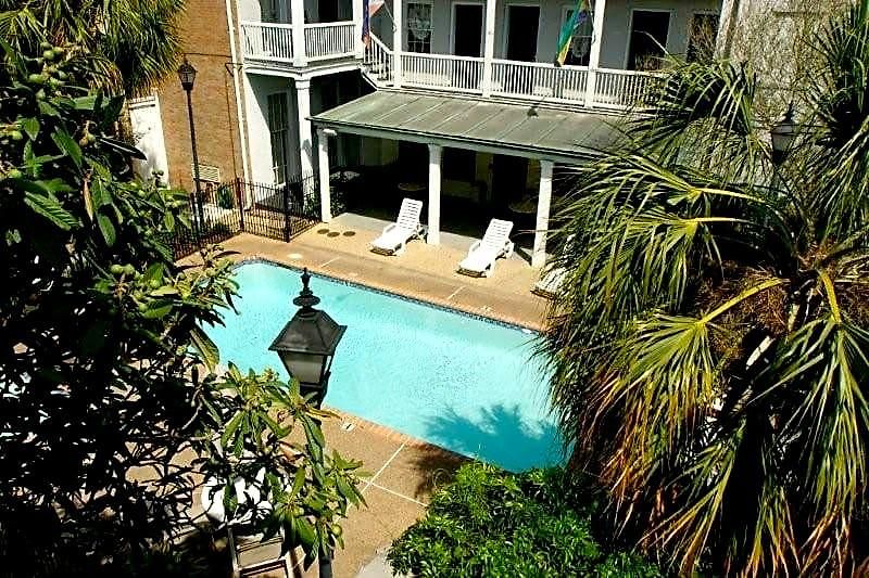Maison Saint Charles New Orleans