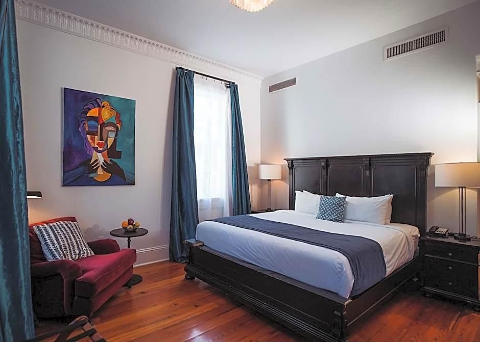 Hotel Royal Frenchmen And Bar New Orleans