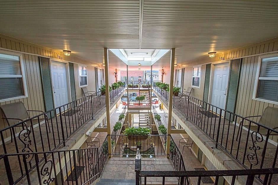 Hotel Frenchmen Orleans At 519, Ascend Collection