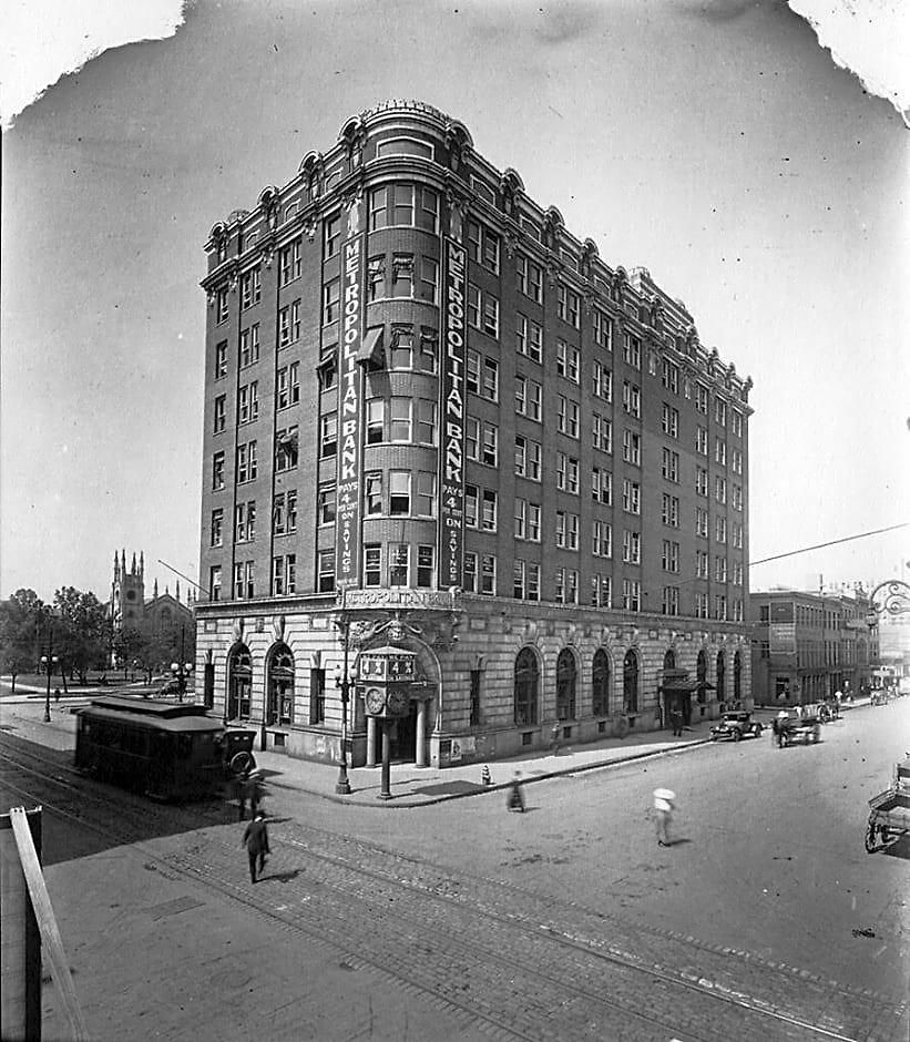 The Whitney 4*