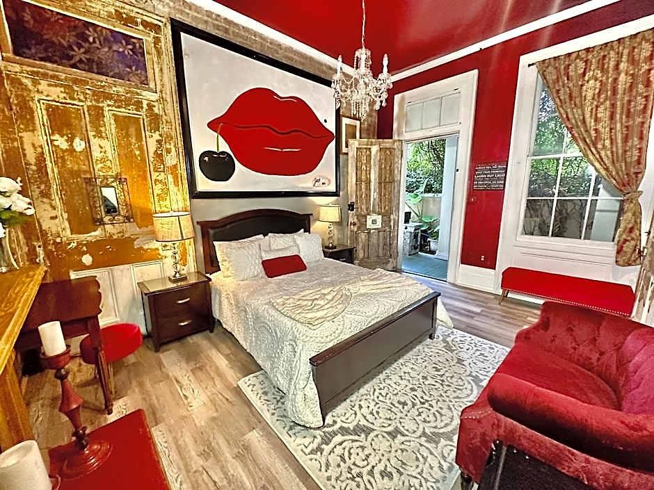 Fleur De Lis Mansion Bed & Breakfast