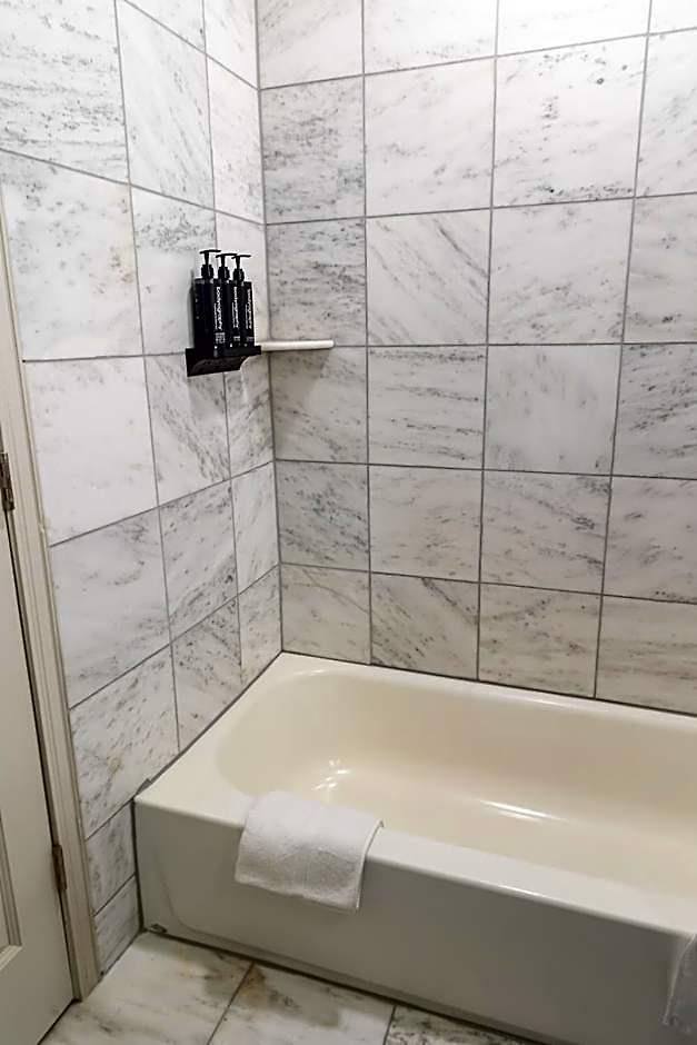 Inn On St. Ann, A French Quarter 3*