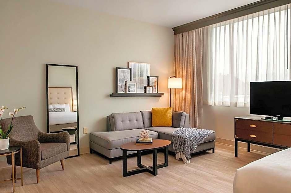 St Charles Coach House, An Ascend Collection Hotel