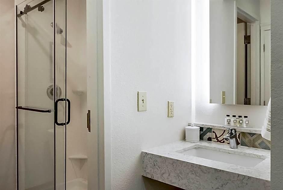 Hotel St Charles Coach House, An Ascend Collection 5*