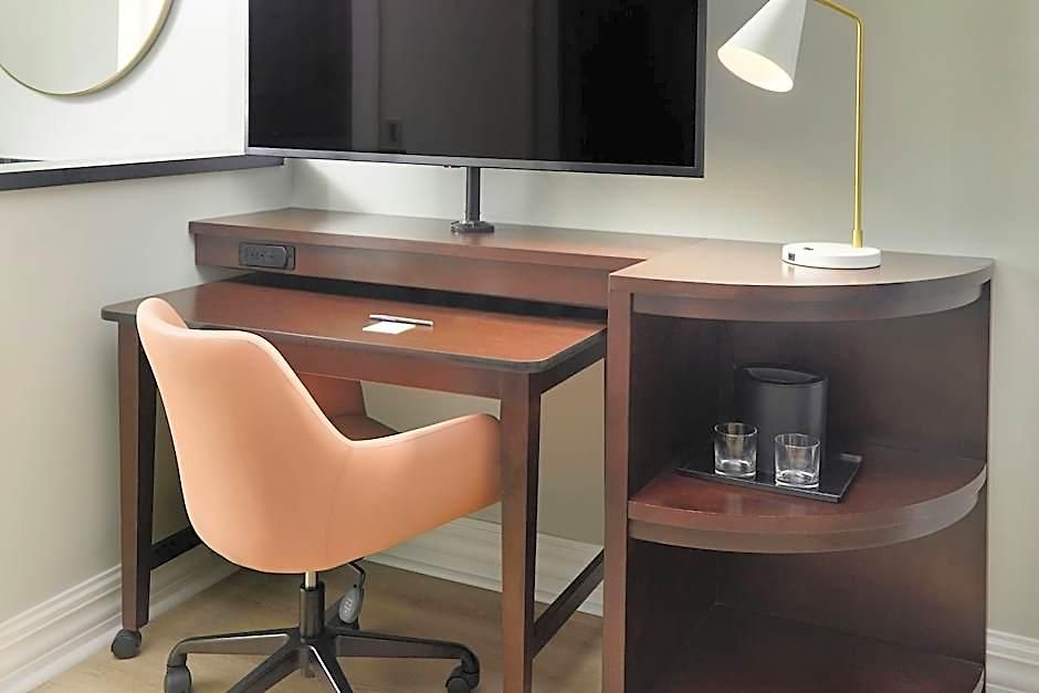 Hotel Courtyard By Marriott French Quarter/iberville 3*