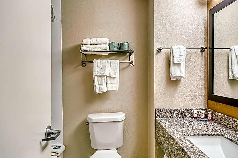 Quality I-10 East 3* New Orleans