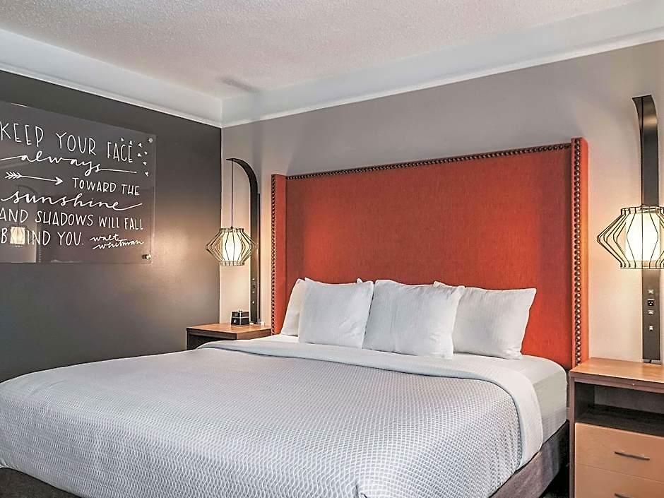 La Quinta & By Wyndham Downtown Hotel 3*