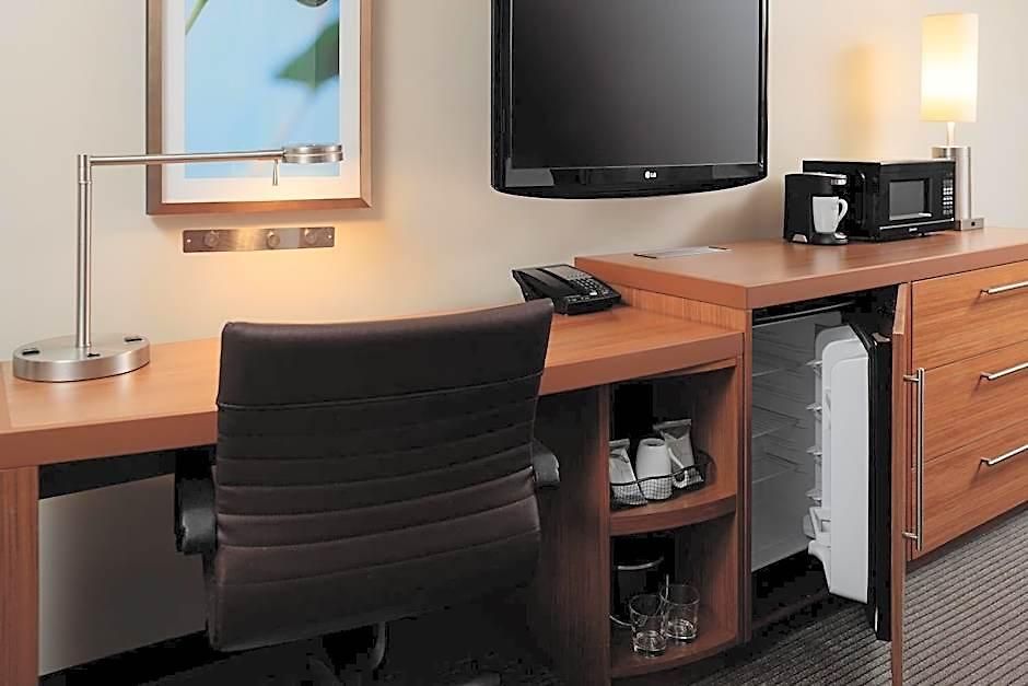 Hyatt Place Convention Center 3*