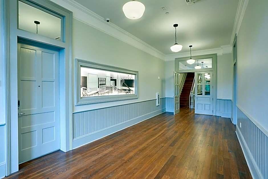 Sonder Gravier Place New Orleans