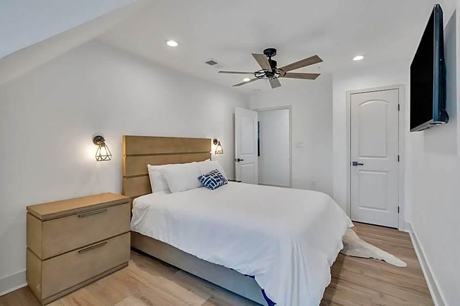Hotel Spectacular Sleep 20 Near Fq W Pool