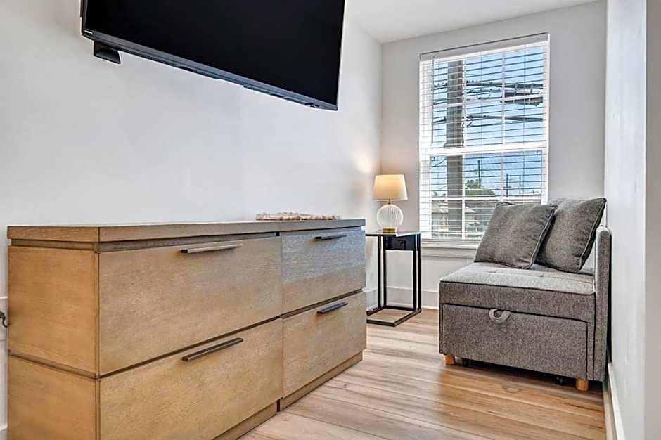 Spectacular Sleep 20 Near Fq W Pool Hotel New Orleans