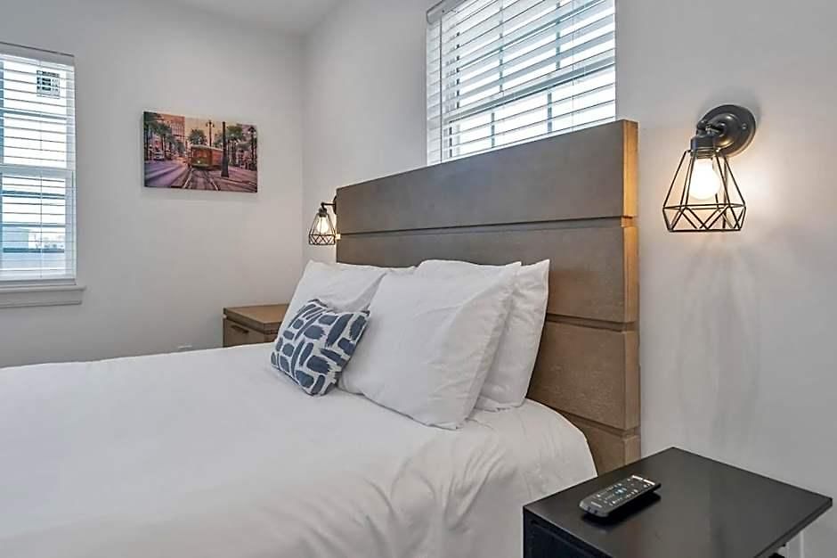 Spectacular Sleep 20 Near Fq W Pool Hotel New Orleans