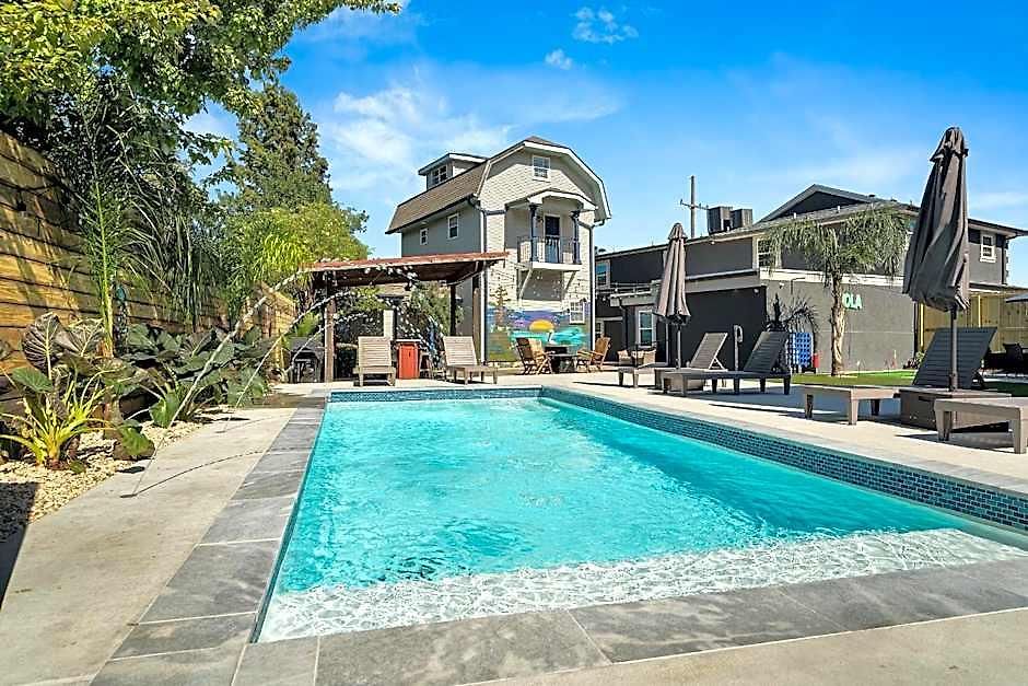 Sleeps 24-spacious Near Fq W Pool New Orleans