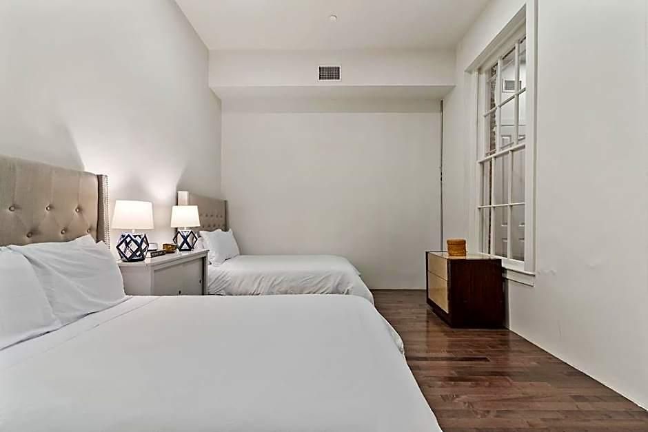 Group-friendly Nola Near Bourbon New Orleans