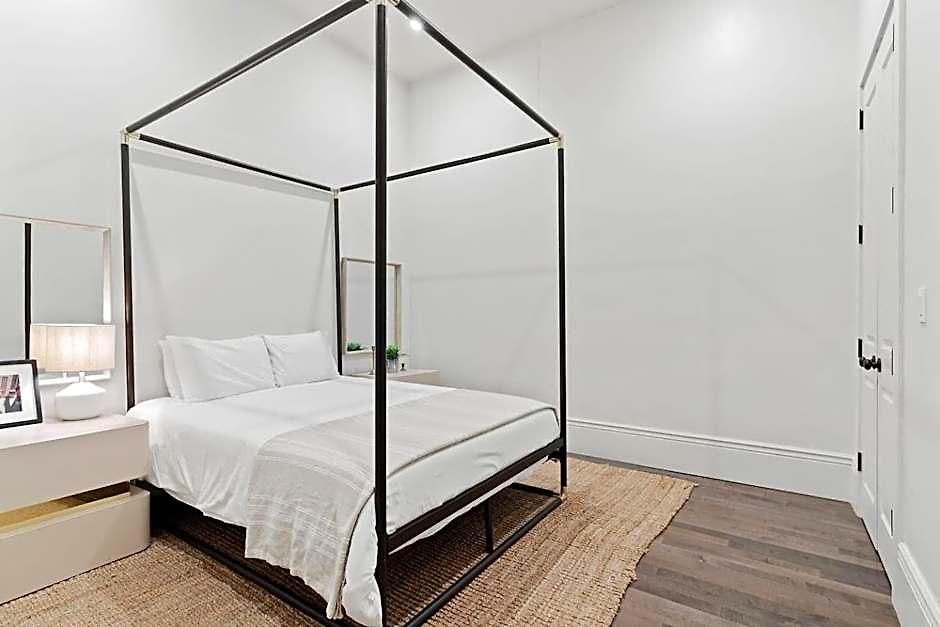 Group-friendly Nola Near Bourbon Hotel
