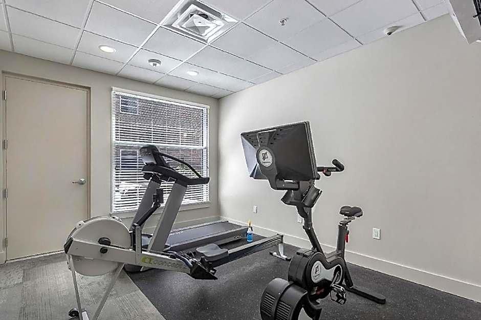 Spacious 4br Luxury Steps To French Quarter Aparthotel New Orleans