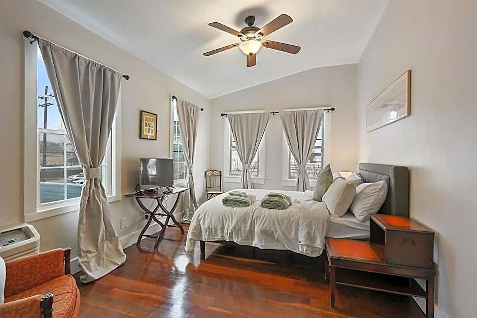 Freret Near Streetcar & Tulane Aparthotel 4*