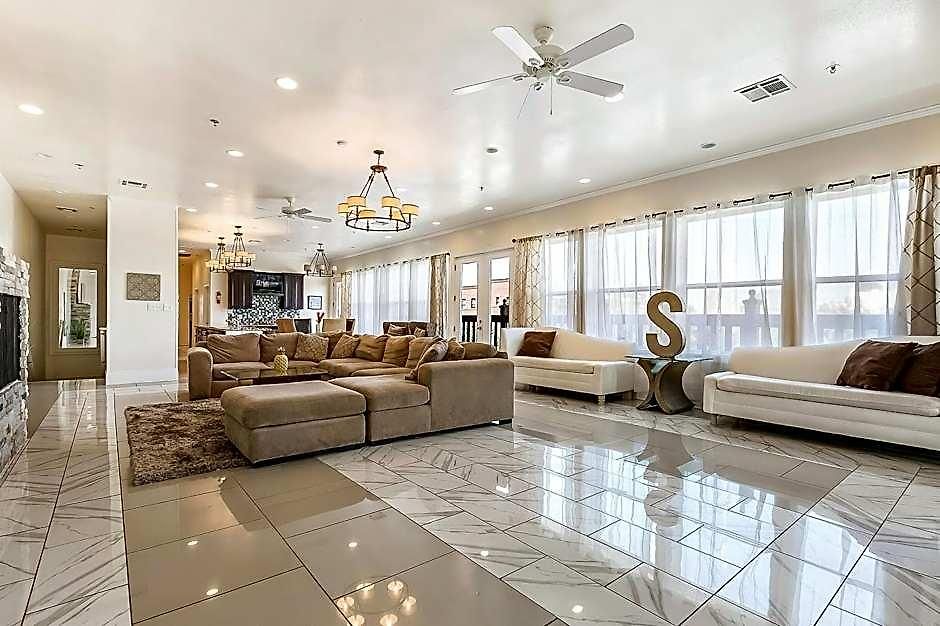 Aparthotel Modern, Spacious With Luxury Amenities