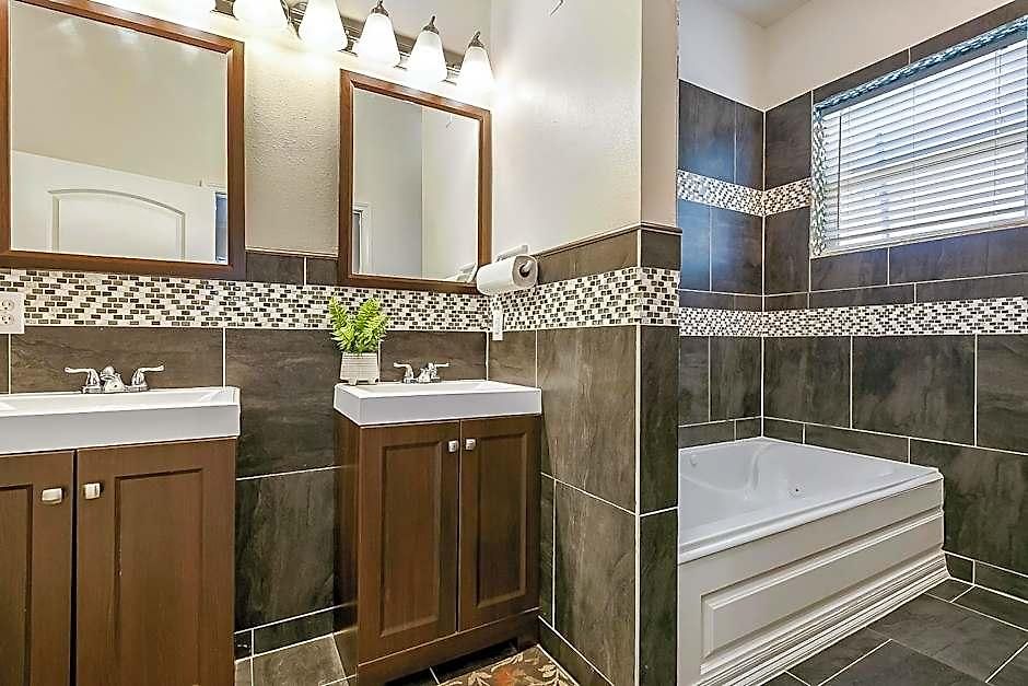 Modern, Spacious With Luxury Amenities Aparthotel 3*