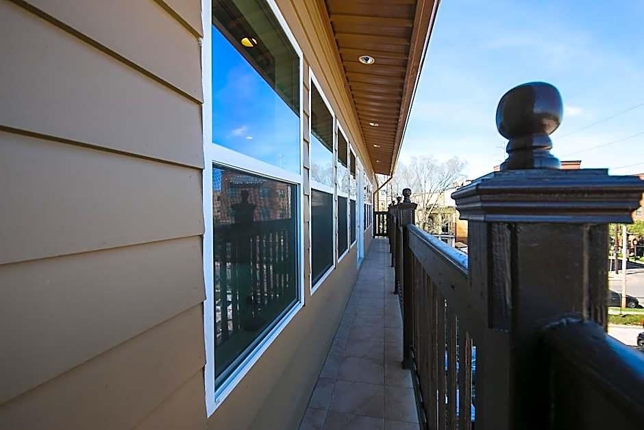 Modern, Spacious With Luxury Amenities 3*