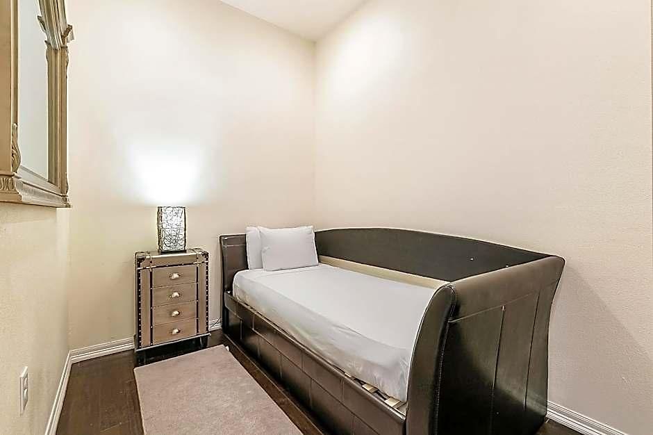 Modern, Spacious With Luxury Amenities Aparthotel 3*