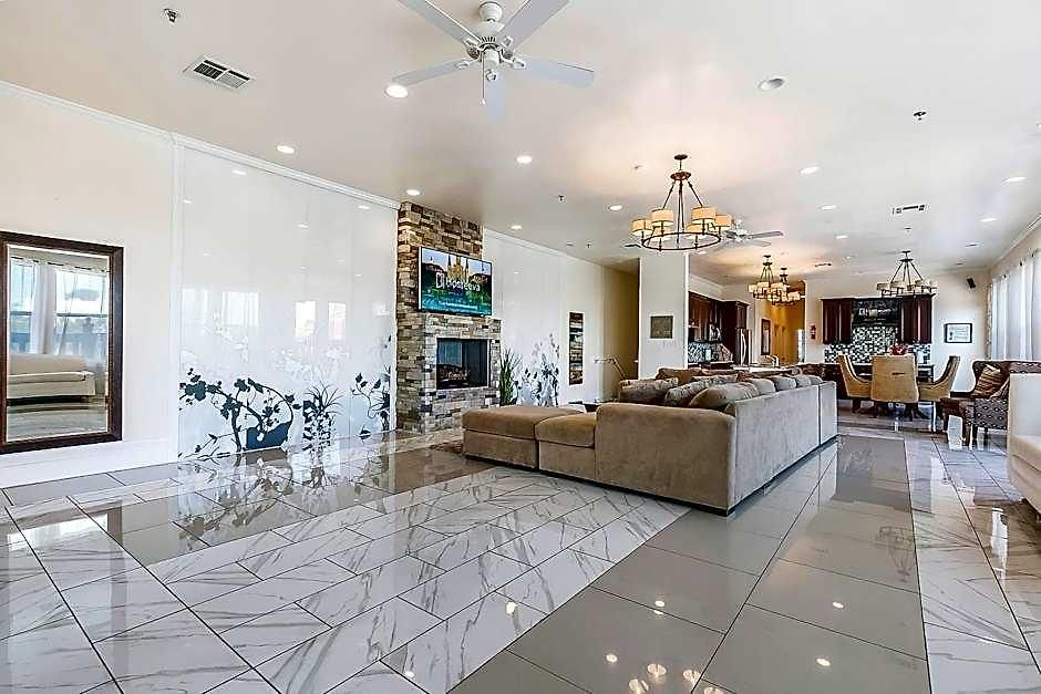 Modern, Spacious With Luxury Amenities 3* New Orleans