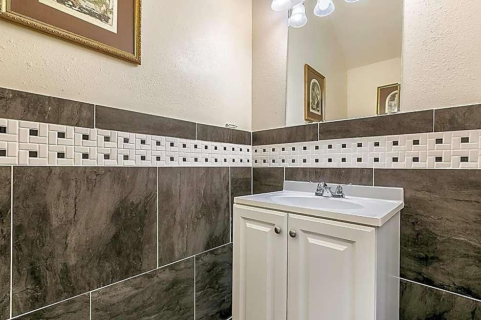 Modern, Spacious With Luxury Amenities 3*