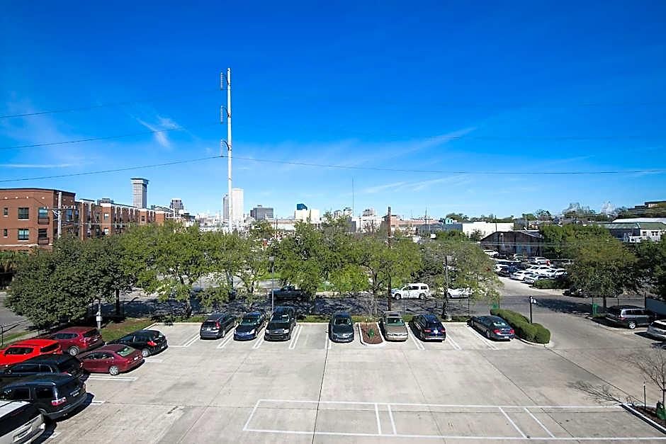 Aparthotel Modern, Spacious With Luxury Amenities