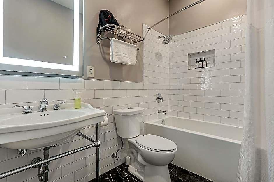 Hotel Rathbone Mansions