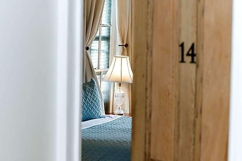 The Esplanade Mansion Bed & Breakfast