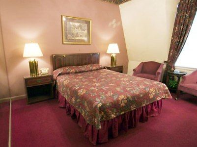 Inn Le Richelieu In The French Quarter New Orleans