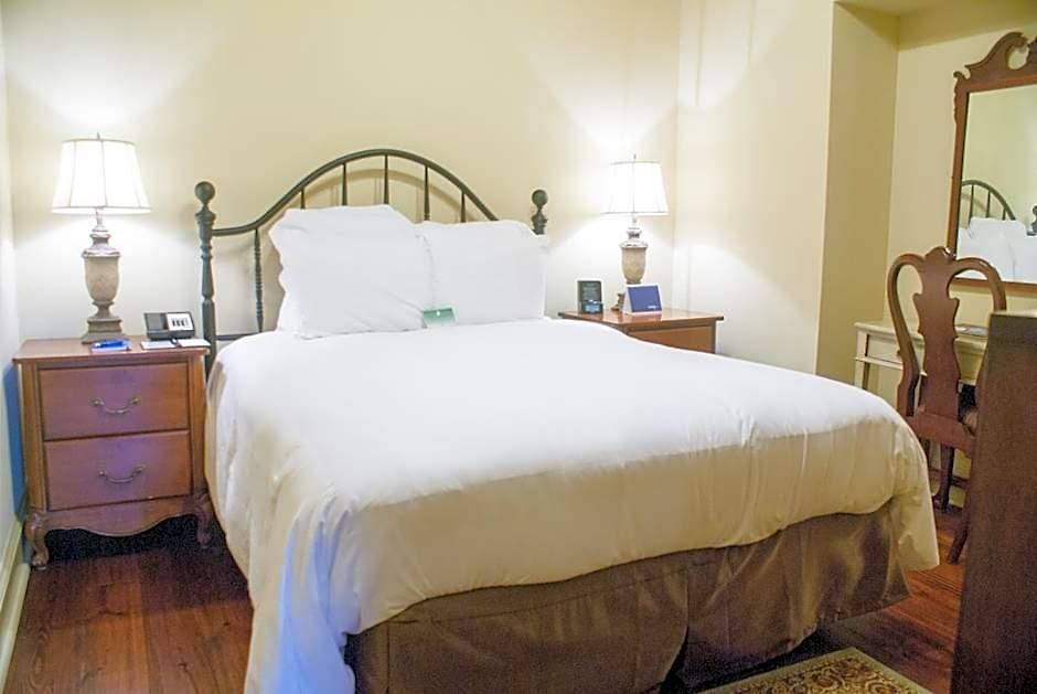 Audubon Inn