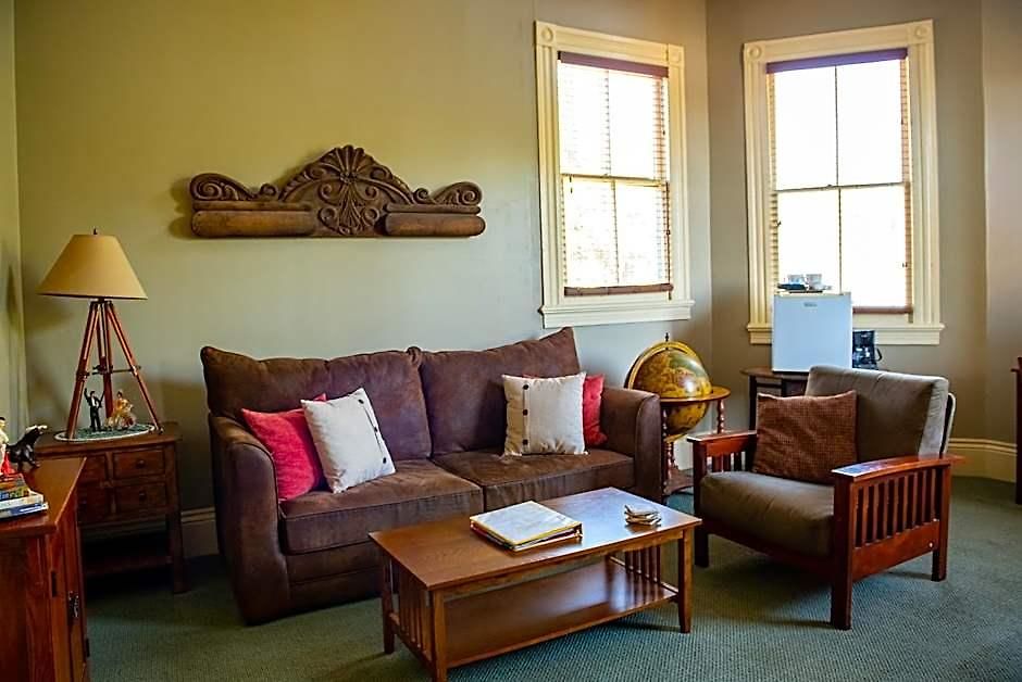 The Lookout Inn 3*