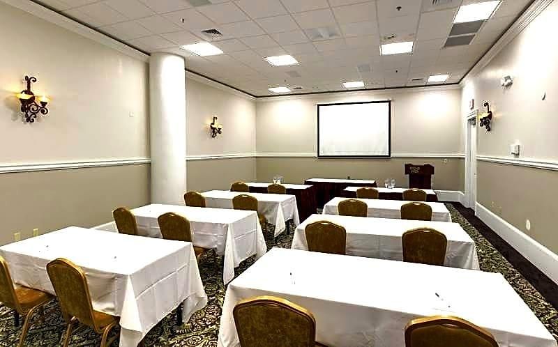 Wyndham Garden Downtown Hotel New Orleans