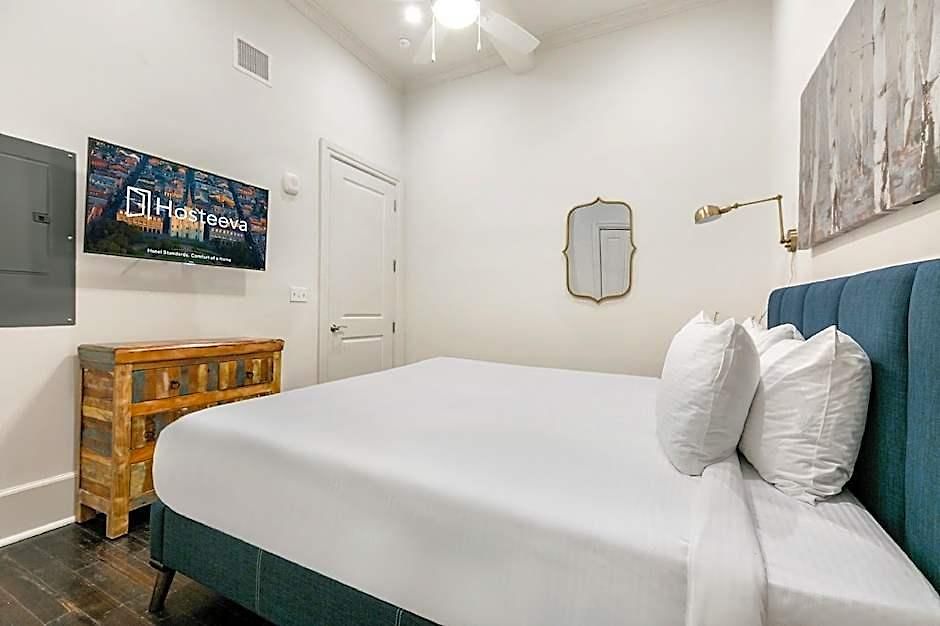 1 And 2 Bedroom Private Steps Away From French Quarter Aparthotel