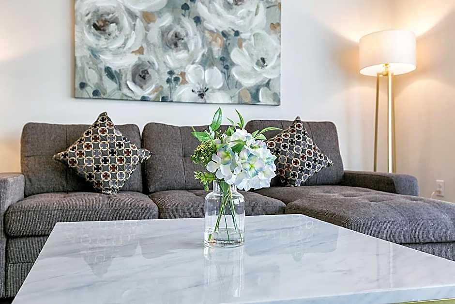 1 And 2 Bedroom Private Steps Away From French Quarter Aparthotel