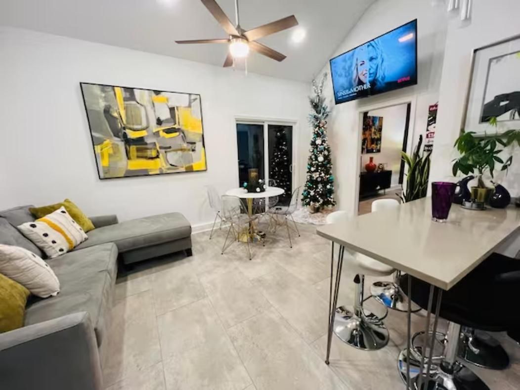 Fab Lil To Nola Holiday home *