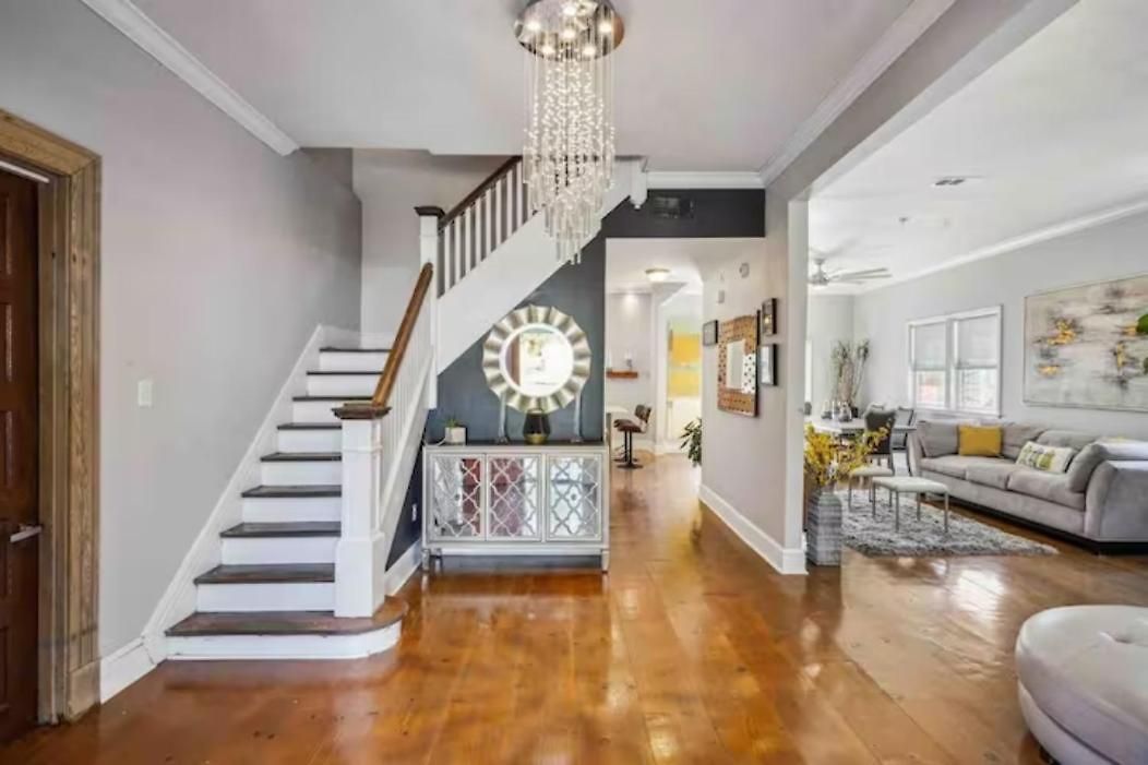 Grand Craftsman Style Heated Pool Holiday home *