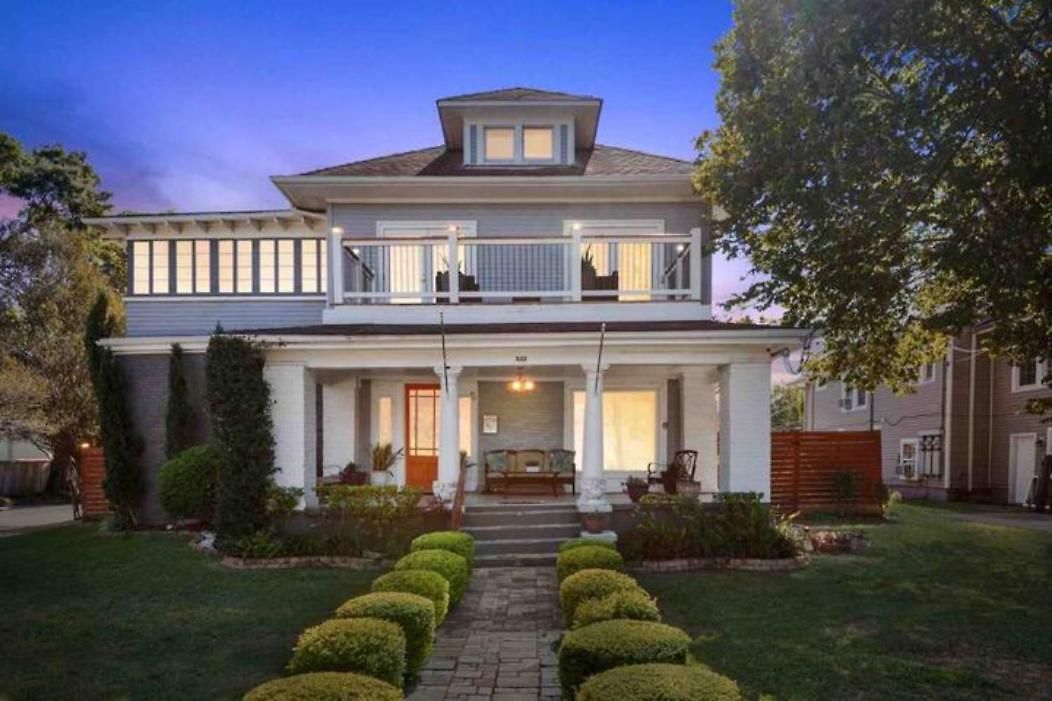 Grand Craftsman Style Heated Pool Holiday home *
