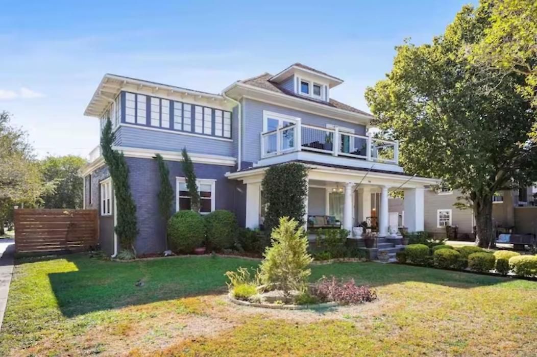 Grand Craftsman Style Heated Pool Holiday home *